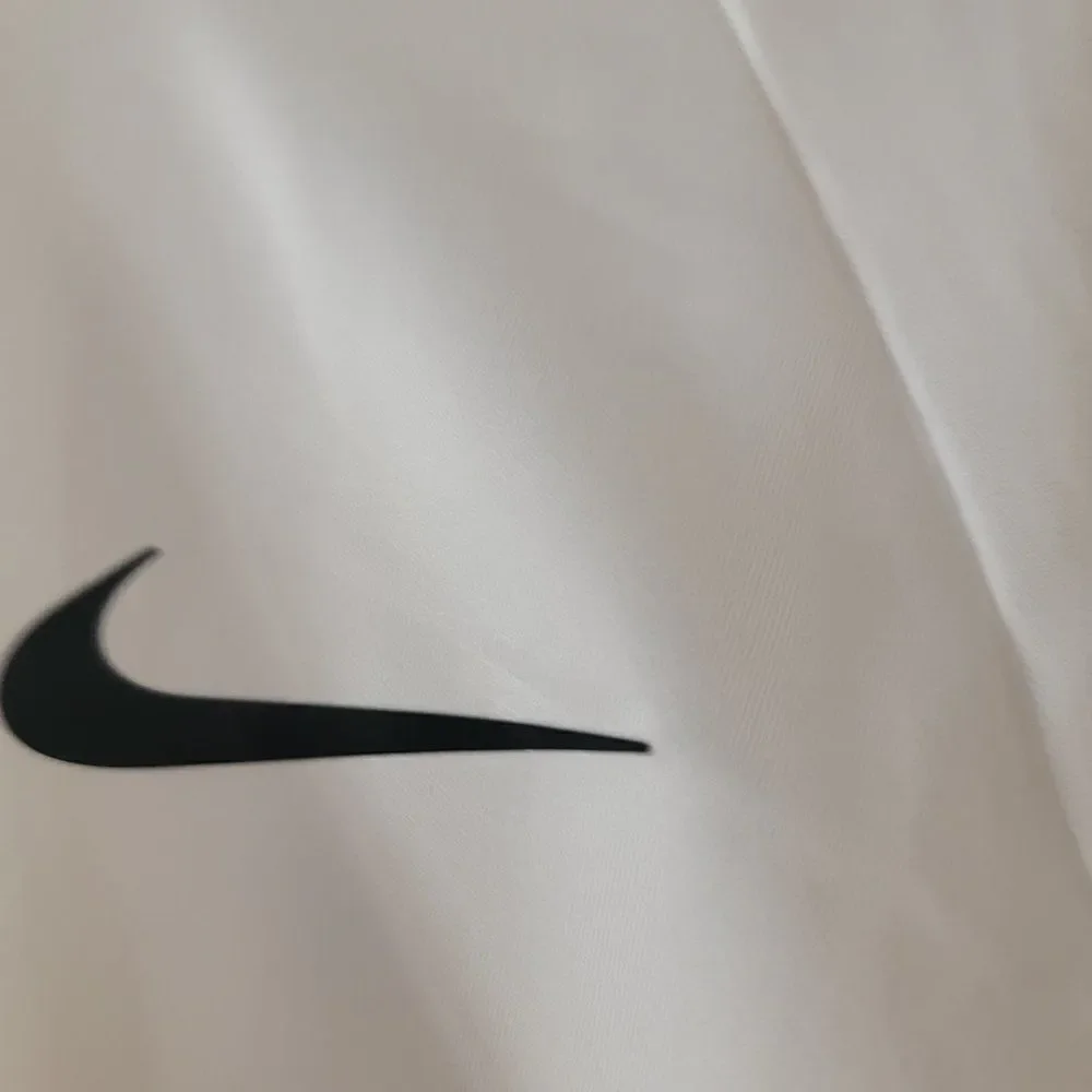 Nike Men's Dri-FIT UPF 40+ Hydro Guard Swim White Tee Shirt Size medium